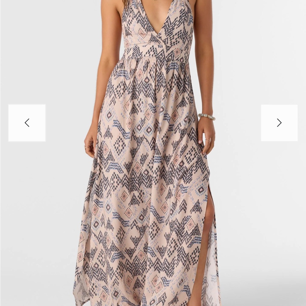 NWTO O’Neill Geometric Print Maxi Dress - Cream and Black.